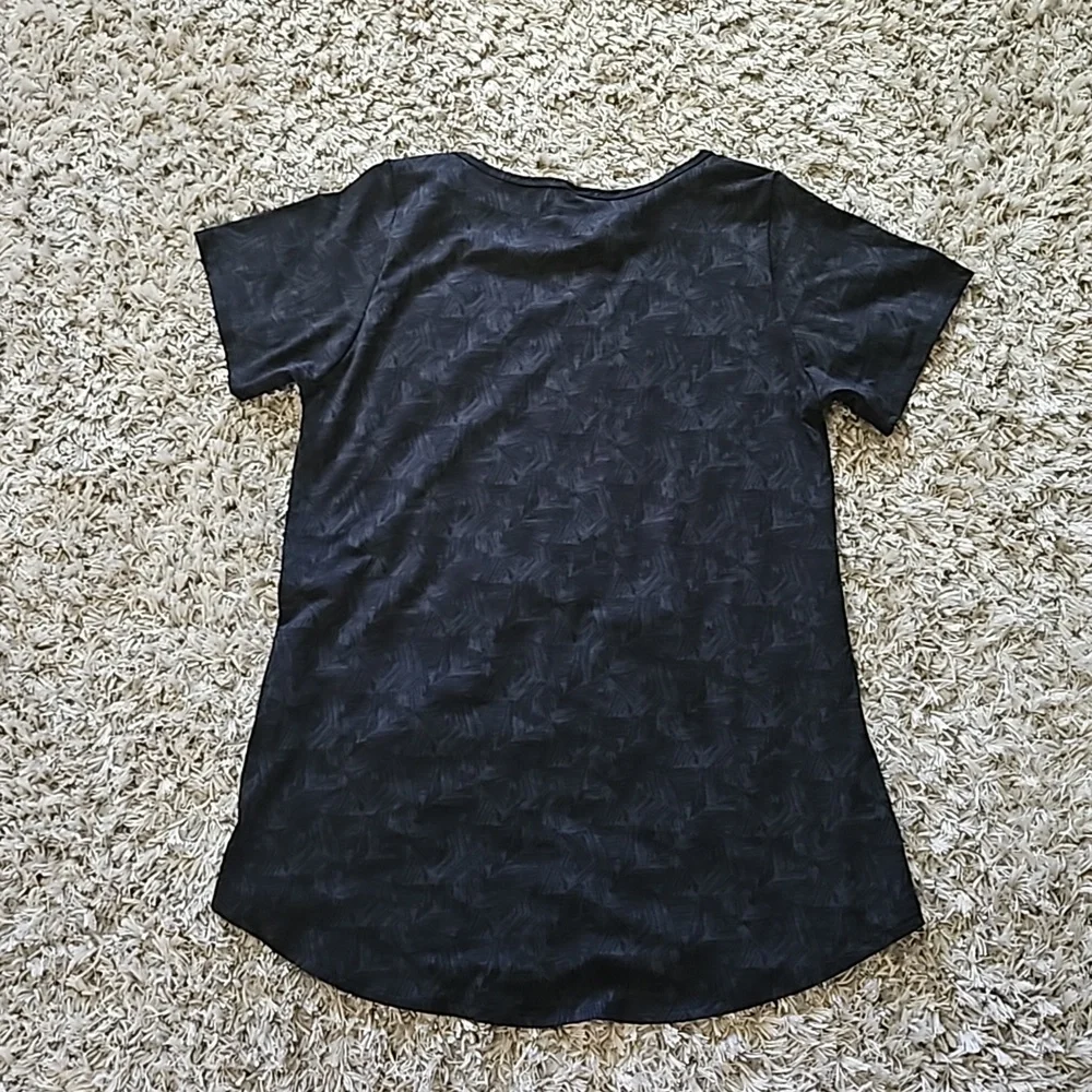 Lularoe women's tshirt medium - Picture 3 of 3